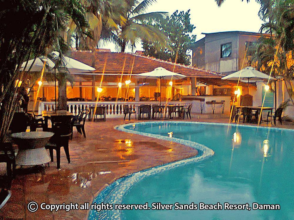 Silver Sands Beach Resort Daman Kültér fotó
