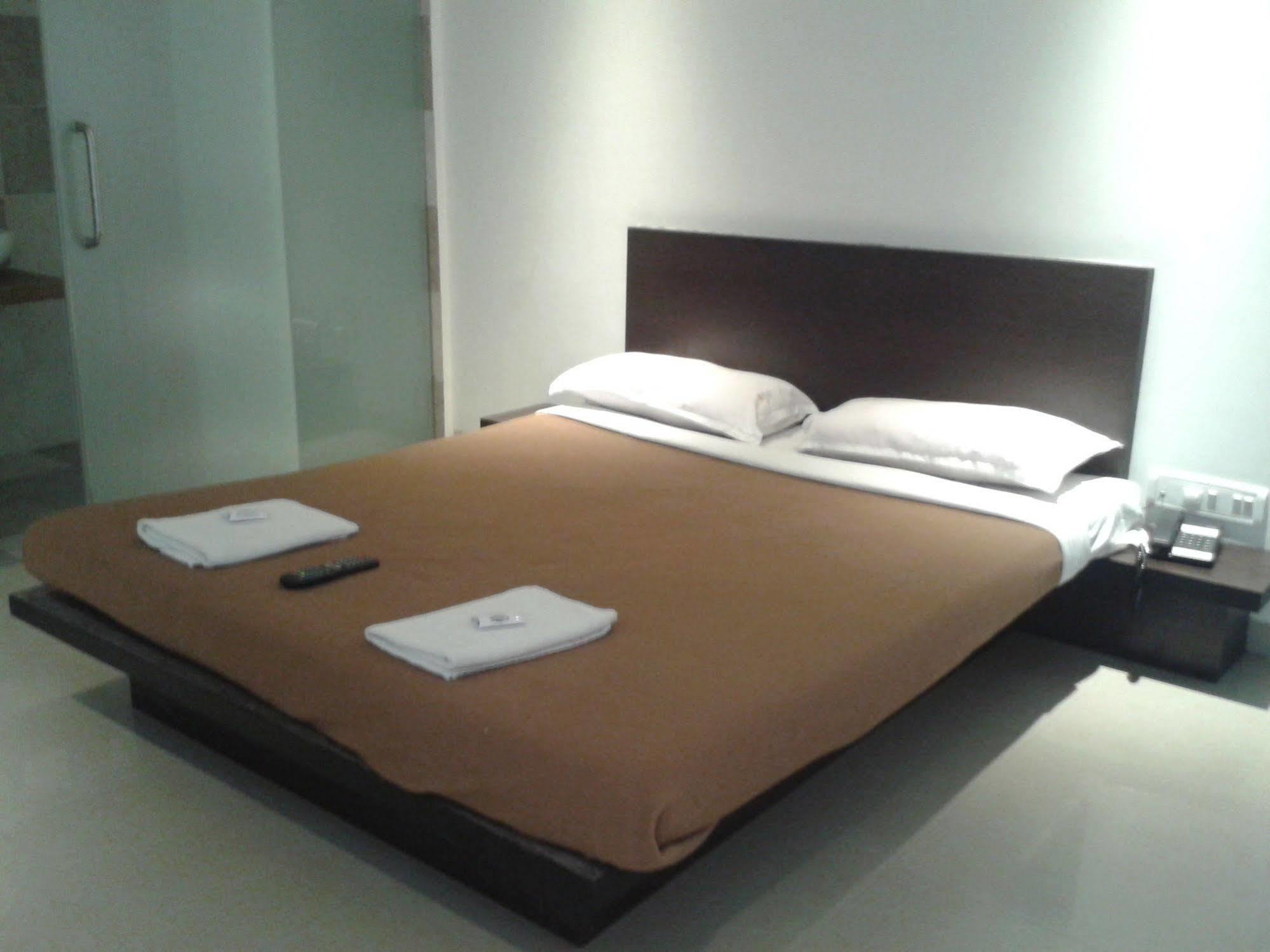 Silver Sands Beach Resort Daman Kültér fotó