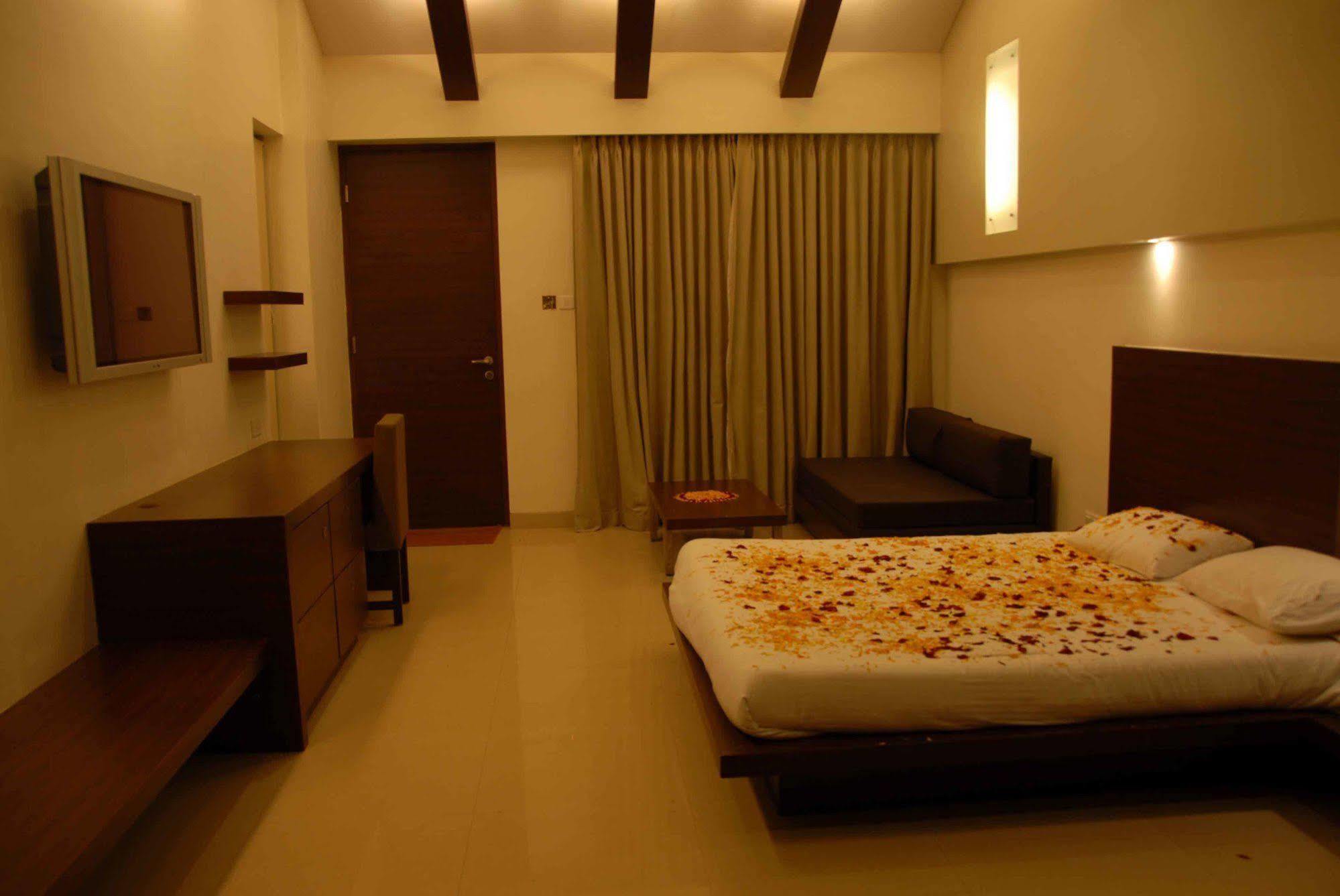 Silver Sands Beach Resort Daman Kültér fotó